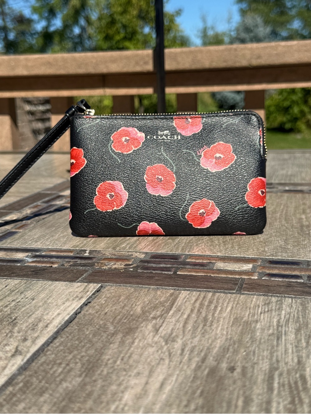 EUC Coach Poppy Corner Zip Wristlet Floral Leather wallet